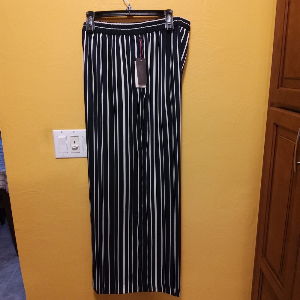NWT Vince Camuto Navy/White Wide Leg Pants